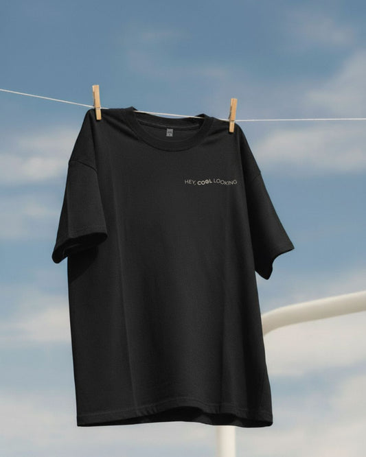 HEY COOL LOOKING T-SHIRT - BLACK (MARFIL)